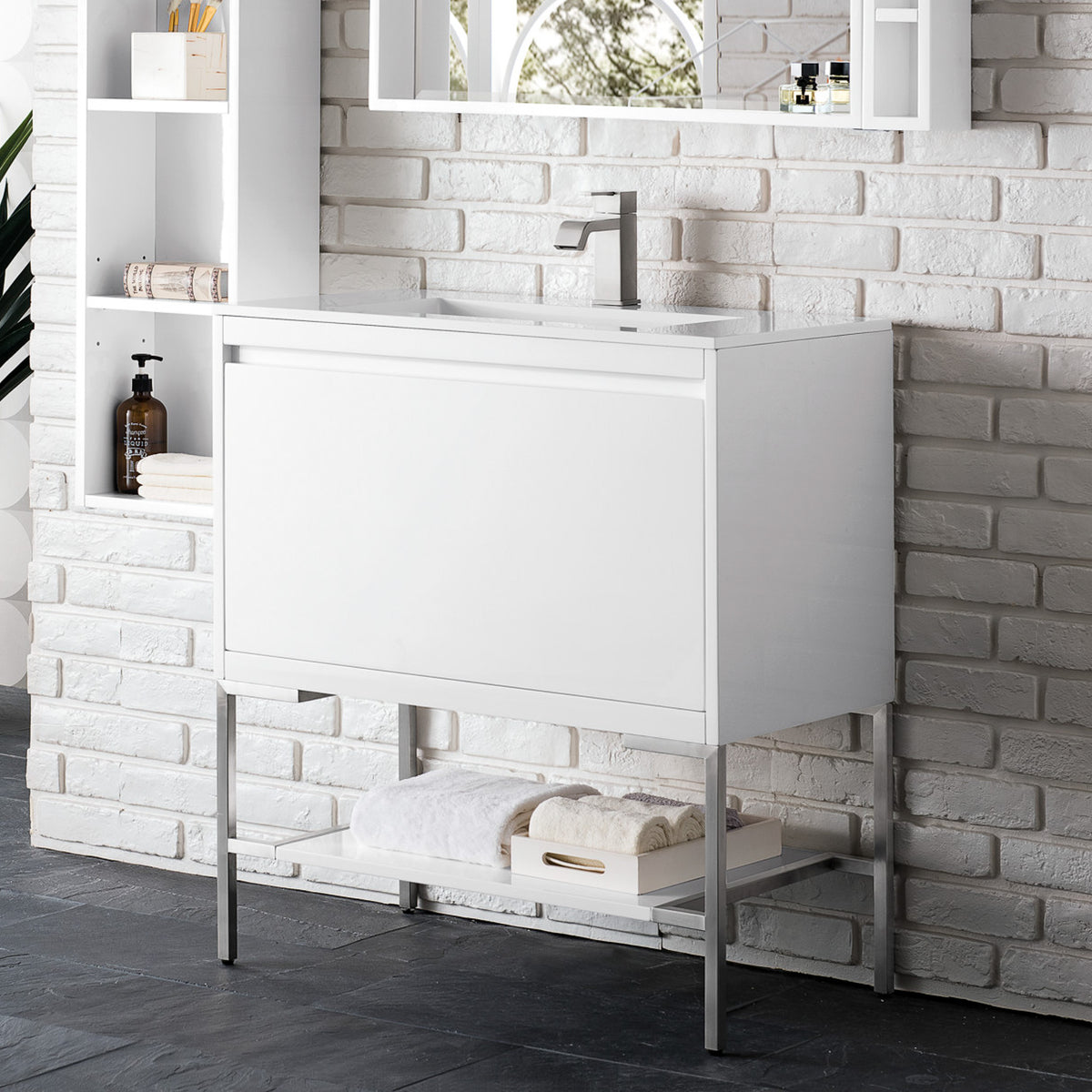 31.5" Mantova Single Bathroom Vanity, Glossy White w/ Brushed Nickel Base