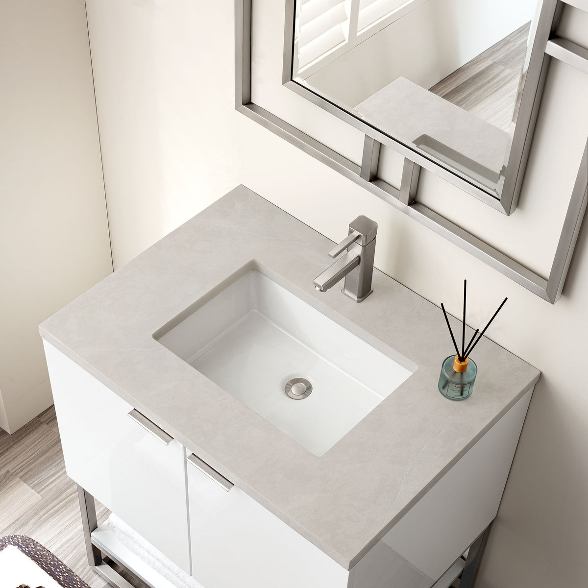 30" Brenlyn Single Vanity in Glossy White with Pietra Grey Quartz Top