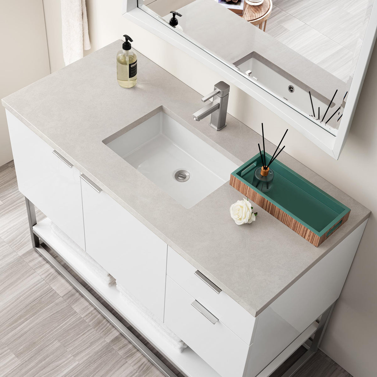 48" Brenlyn Single Vanity in Glossy White with Pietra Grey Quartz Top